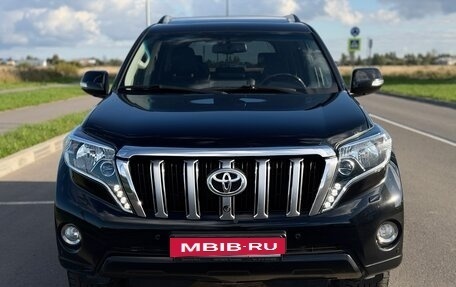 Toyota Land Cruiser Prado 150 рестайлинг 2, 2015 год, 3 700 000 рублей, 2 фотография