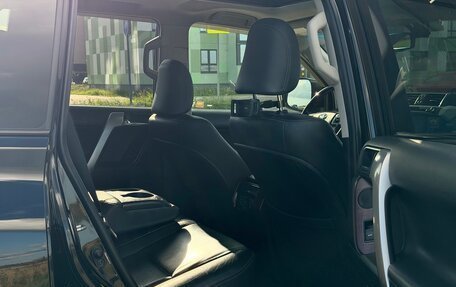 Toyota Land Cruiser Prado 150 рестайлинг 2, 2015 год, 3 700 000 рублей, 14 фотография