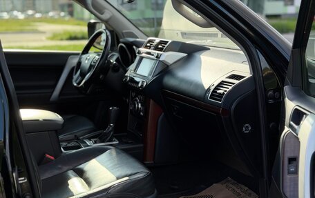 Toyota Land Cruiser Prado 150 рестайлинг 2, 2015 год, 3 700 000 рублей, 17 фотография