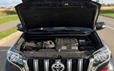 Toyota Land Cruiser Prado 150 рестайлинг 2, 2015 год, 3 700 000 рублей, 21 фотография