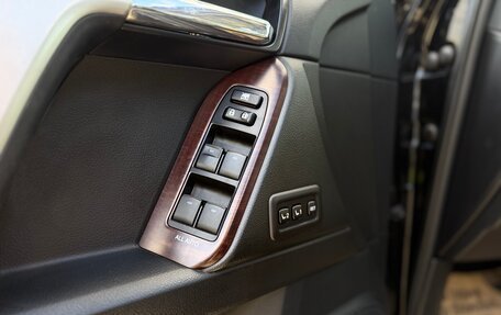 Toyota Land Cruiser Prado 150 рестайлинг 2, 2015 год, 3 700 000 рублей, 27 фотография