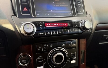 Toyota Land Cruiser Prado 150 рестайлинг 2, 2015 год, 3 700 000 рублей, 26 фотография