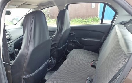 Renault Logan II, 2018 год, 1 100 000 рублей, 2 фотография