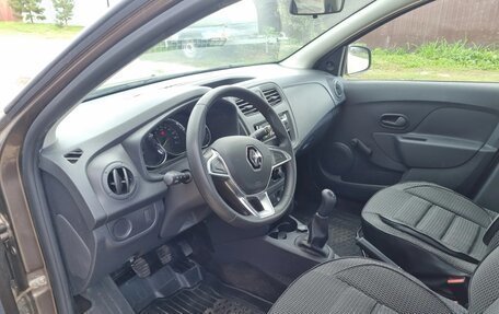 Renault Logan II, 2018 год, 1 100 000 рублей, 3 фотография