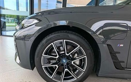 BMW i4, 2023 год, 5 290 000 рублей, 6 фотография