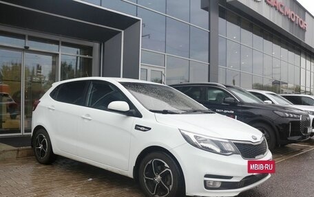 KIA Rio III рестайлинг, 2016 год, 990 000 рублей, 3 фотография