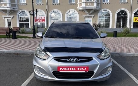 Hyundai Solaris II рестайлинг, 2011 год, 675 000 рублей, 2 фотография