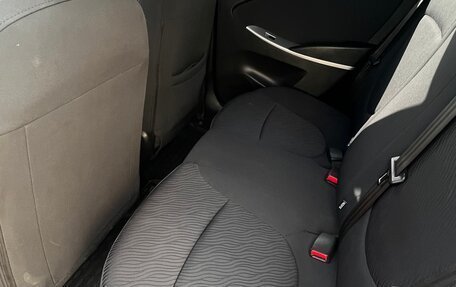 Hyundai Solaris II рестайлинг, 2011 год, 675 000 рублей, 13 фотография