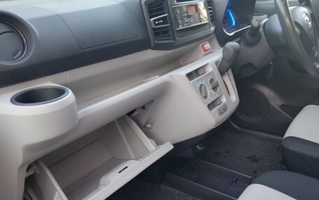 Daihatsu Mira e:S I рестайлинг, 2017 год, 490 000 рублей, 9 фотография