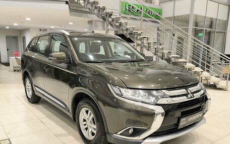 Mitsubishi Outlander III рестайлинг 3, 2016 год, 1 780 000 рублей, 3 фотография