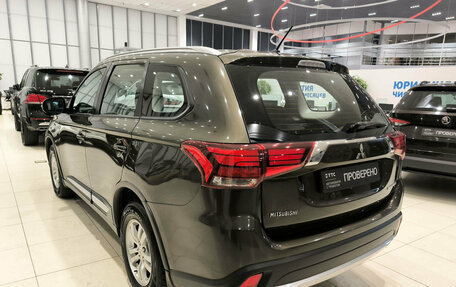 Mitsubishi Outlander III рестайлинг 3, 2016 год, 1 780 000 рублей, 7 фотография