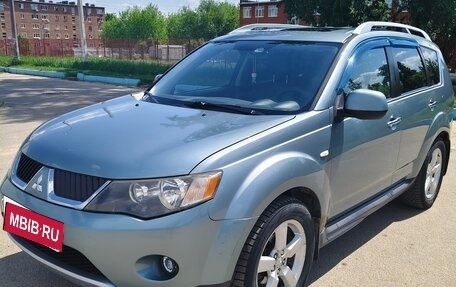Mitsubishi Outlander III рестайлинг 3, 2008 год, 800 000 рублей, 1 фотография
