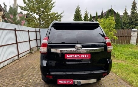 Toyota Land Cruiser Prado 150 рестайлинг 2, 2016 год, 3 750 000 рублей, 6 фотография