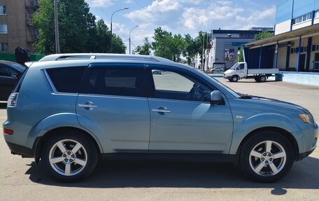 Mitsubishi Outlander III рестайлинг 3, 2008 год, 800 000 рублей, 7 фотография