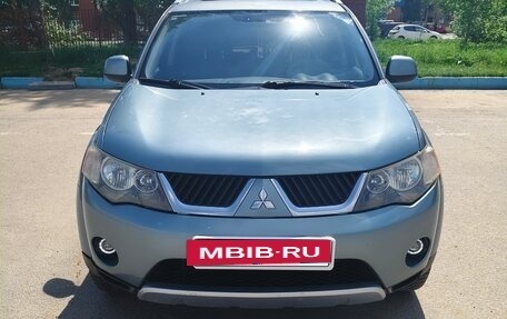 Mitsubishi Outlander III рестайлинг 3, 2008 год, 800 000 рублей, 2 фотография