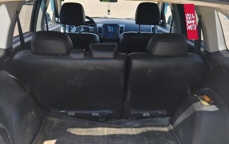 Mitsubishi Outlander III рестайлинг 3, 2008 год, 800 000 рублей, 17 фотография