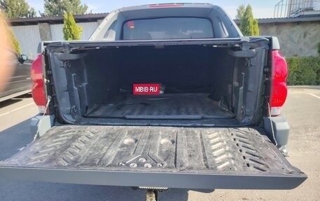 Chevrolet Avalanche I, 2002 год, 1 450 000 рублей, 8 фотография
