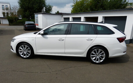 Skoda Octavia IV, 2023 год, 3 350 944 рублей, 3 фотография