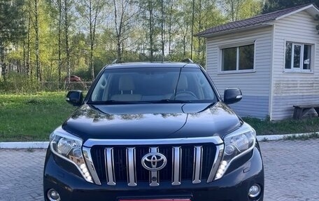 Toyota Land Cruiser Prado 150 рестайлинг 2, 2016 год, 3 500 000 рублей, 1 фотография