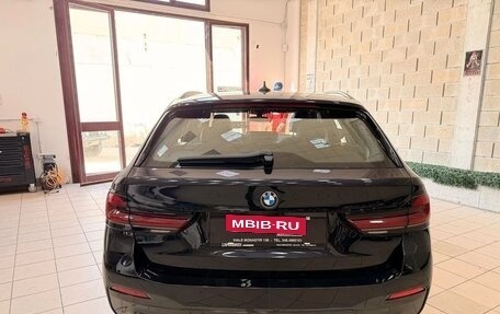 BMW 5 серия, 2022 год, 3 599 999 рублей, 4 фотография