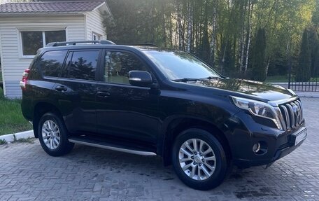 Toyota Land Cruiser Prado 150 рестайлинг 2, 2016 год, 3 500 000 рублей, 2 фотография