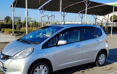 Honda Fit III, 2012 год, 870 000 рублей, 1 фотография