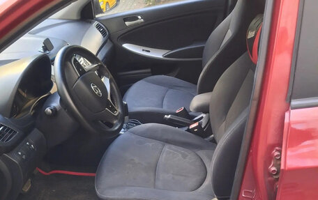 Hyundai Solaris II рестайлинг, 2012 год, 650 000 рублей, 5 фотография