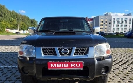 Nissan NP300, 2011 год, 850 000 рублей, 1 фотография