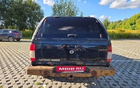 Nissan NP300, 2011 год, 850 000 рублей, 4 фотография