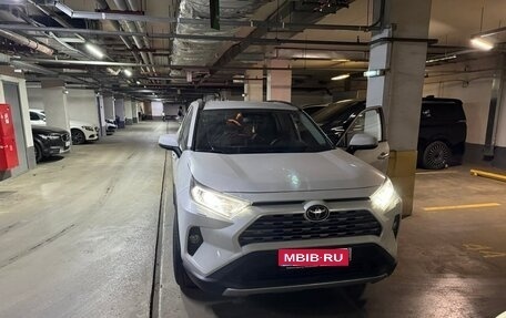 Toyota RAV4, 2021 год, 4 750 000 рублей, 1 фотография
