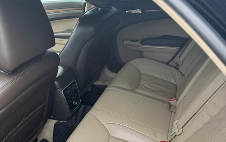 Chrysler 300C II, 2012 год, 1 800 000 рублей, 11 фотография