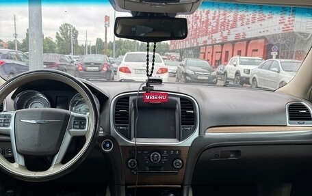 Chrysler 300C II, 2012 год, 1 800 000 рублей, 12 фотография