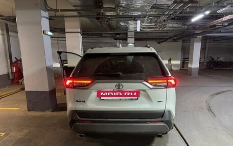 Toyota RAV4, 2021 год, 4 750 000 рублей, 2 фотография