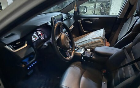 Toyota RAV4, 2021 год, 4 750 000 рублей, 5 фотография