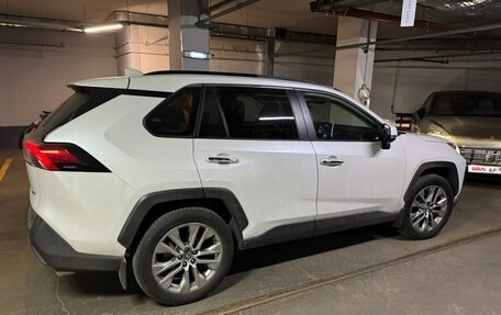 Toyota RAV4, 2021 год, 4 750 000 рублей, 3 фотография