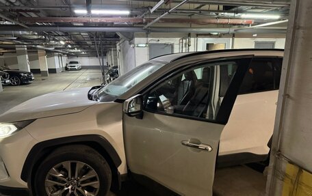 Toyota RAV4, 2021 год, 4 750 000 рублей, 4 фотография