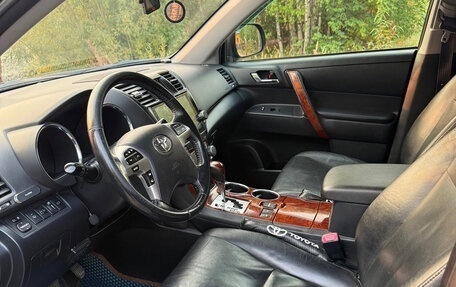 Toyota Highlander III, 2010 год, 1 800 000 рублей, 8 фотография