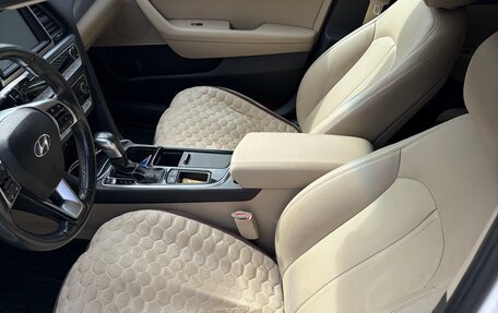 Hyundai Sonata VII, 2019 год, 1 700 000 рублей, 10 фотография