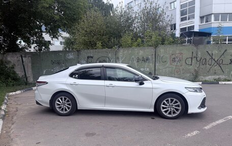Toyota Camry, 2021 год, 2 350 000 рублей, 3 фотография