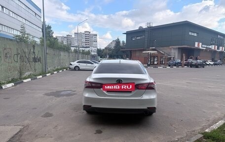 Toyota Camry, 2021 год, 2 350 000 рублей, 5 фотография