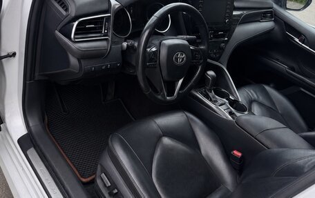 Toyota Camry, 2021 год, 2 350 000 рублей, 10 фотография