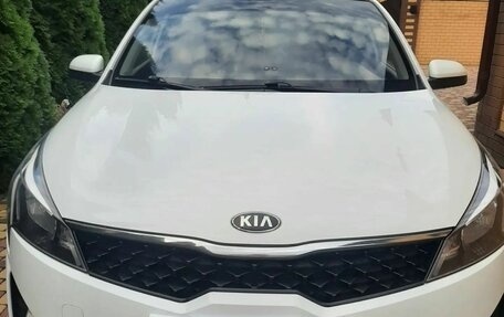 KIA Rio IV, 2021 год, 1 550 000 рублей, 2 фотография