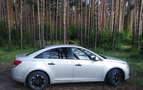 Chevrolet Cruze II, 2011 год, 870 000 рублей, 3 фотография