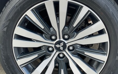 Mitsubishi Outlander III рестайлинг 3, 2019 год, 2 100 000 рублей, 2 фотография