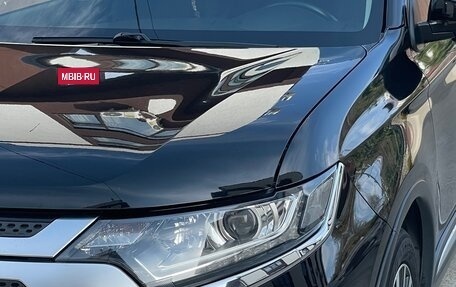 Mitsubishi Outlander III рестайлинг 3, 2019 год, 2 100 000 рублей, 5 фотография