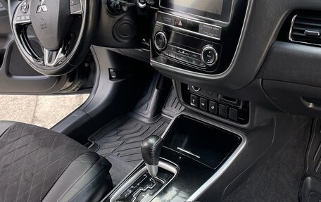Mitsubishi Outlander III рестайлинг 3, 2019 год, 2 100 000 рублей, 18 фотография