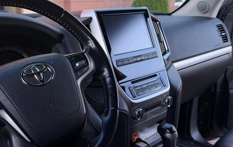 Toyota Land Cruiser 200, 2019 год, 7 999 000 рублей, 12 фотография