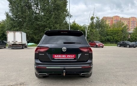 Volkswagen Tiguan II, 2019 год, 2 780 000 рублей, 2 фотография