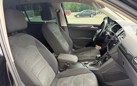 Volkswagen Tiguan II, 2019 год, 2 780 000 рублей, 13 фотография