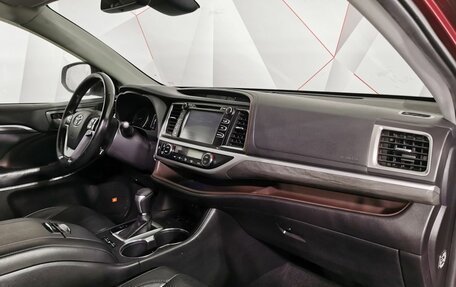 Toyota Highlander III, 2019 год, 3 045 000 рублей, 12 фотография